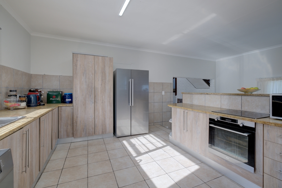 4 Bedroom Property for Sale in Seaview Eastern Cape